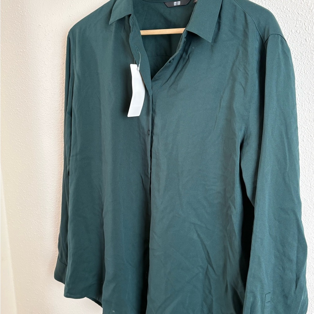 NWT Uniqlo Women's Dark Green Button Down Shirt